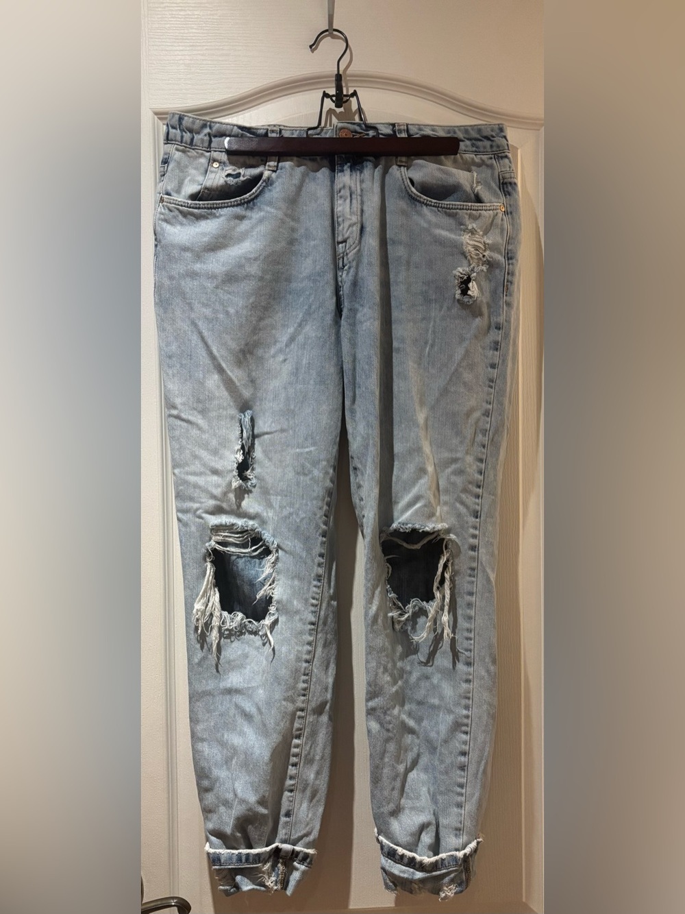 Zara Light Wash Distressed Skinny Jeans